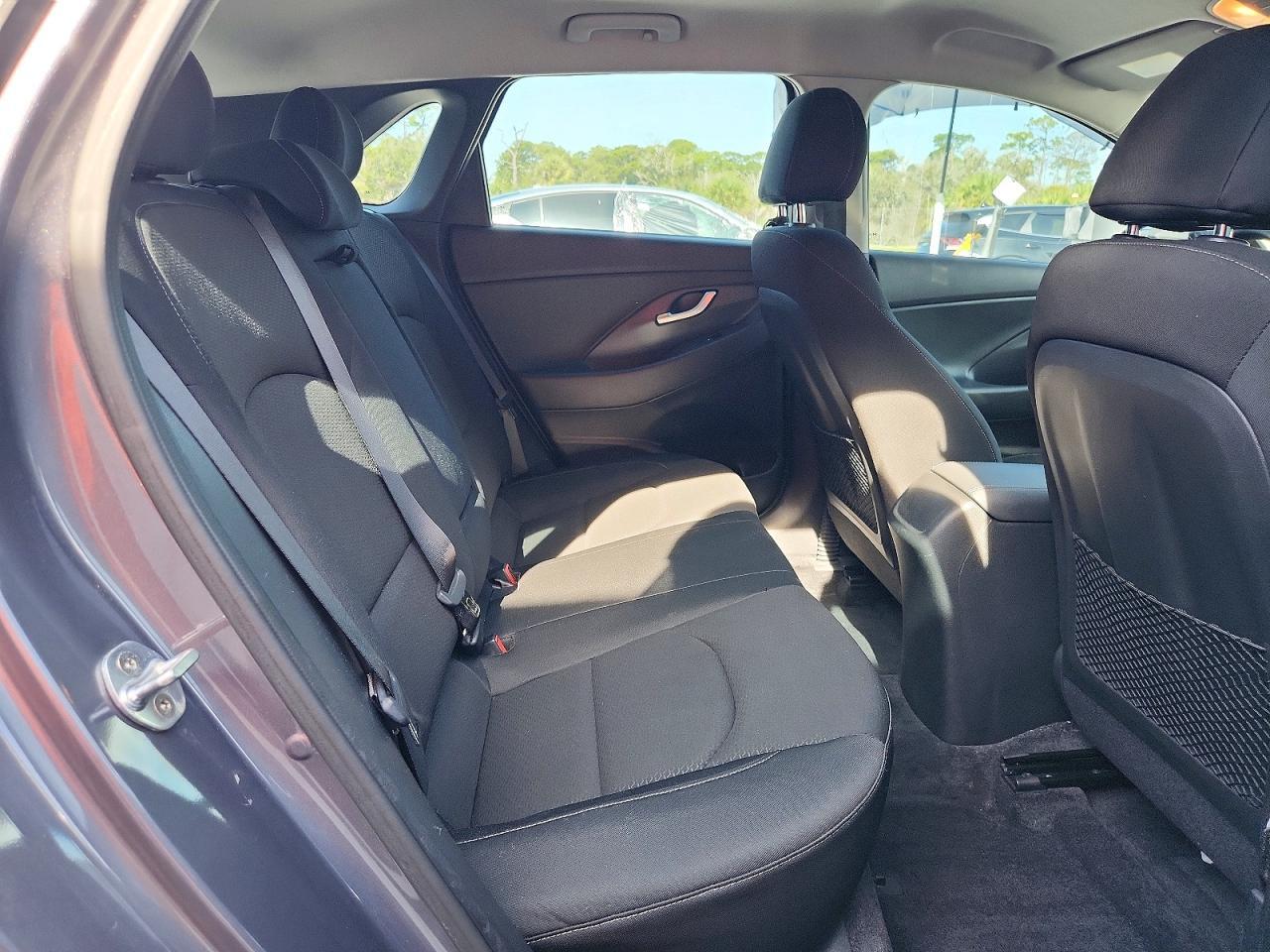 KMHH35LE3JU070452 2018 HYUNDAI ELANTRA GT photo no. 10