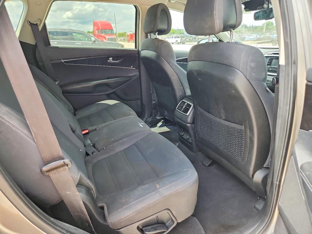 5XYPG4A36GG088521 2016 KIA SORENTO photo no. 11