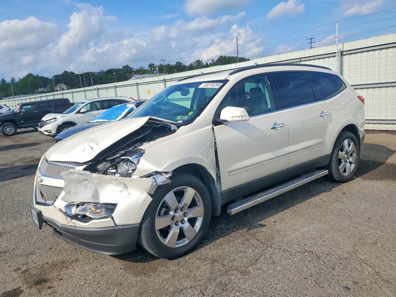 2011 CHEVROLET TRAVERSE 1GNKVLED6BJ358389