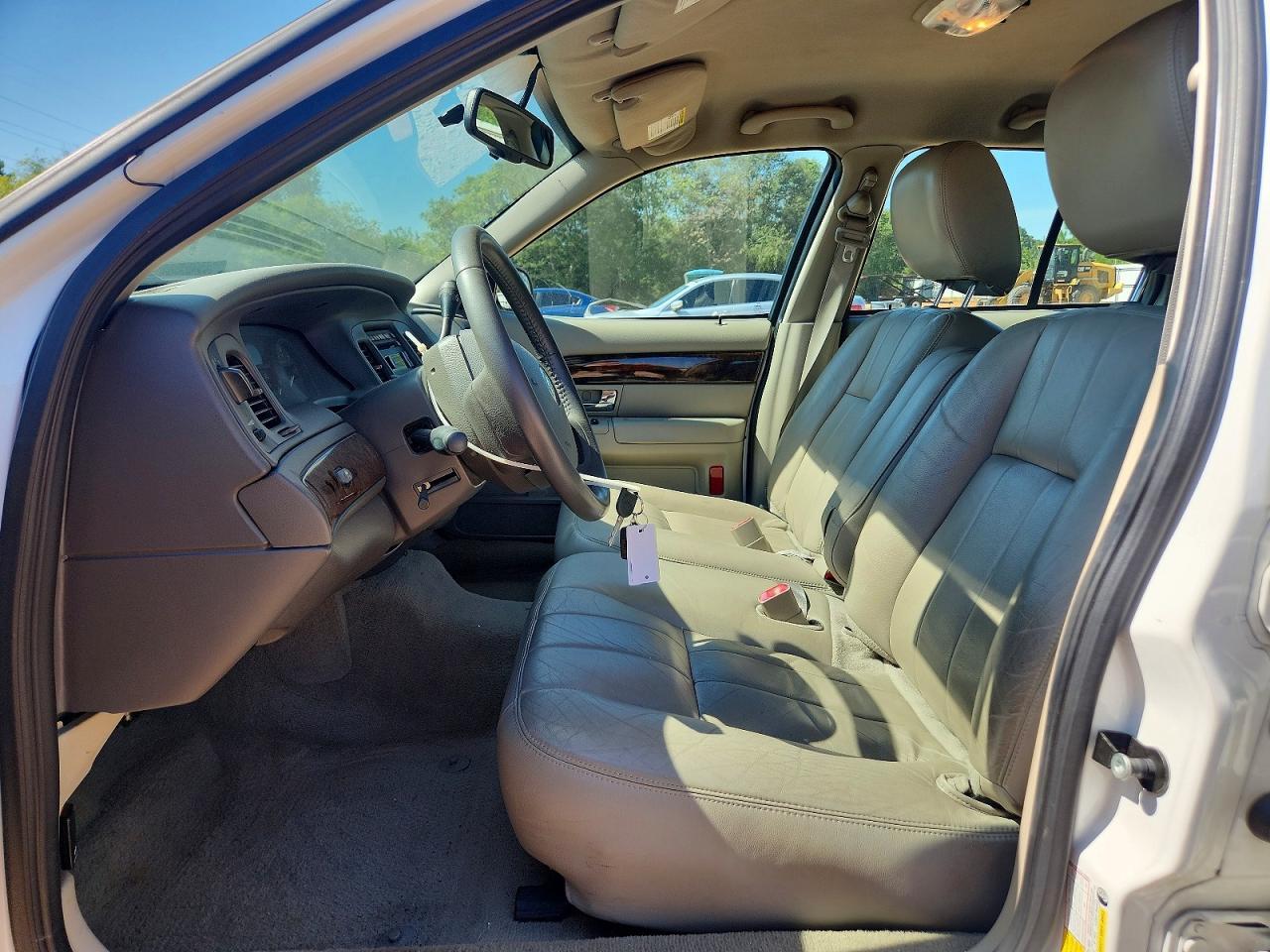 2MEBM7FV9BX610085 2011 MERCURY GRAND MARQUIS photo no. 7