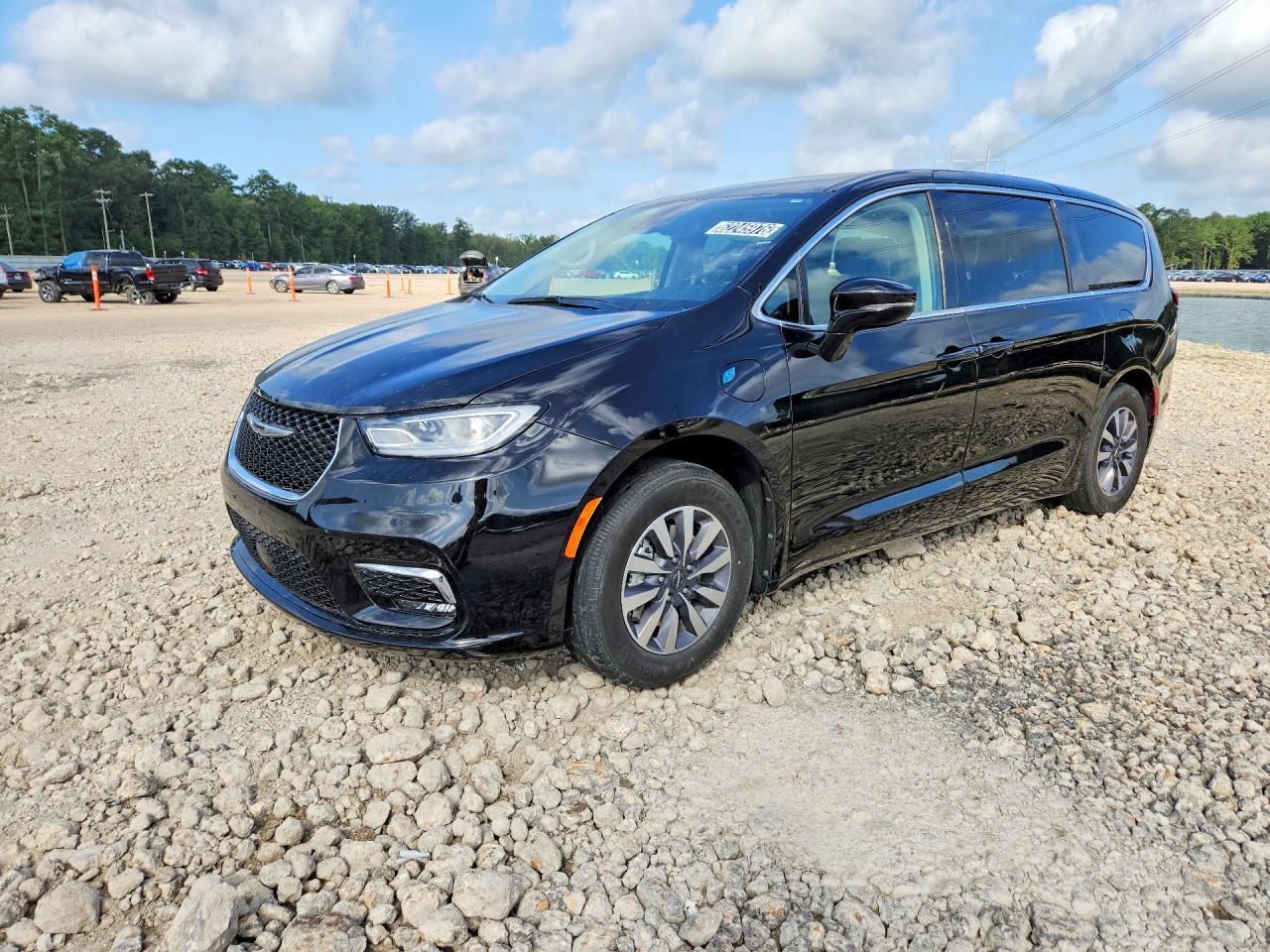 2024 CHRYSLER PACIFICA 2C4RC1S74RR130610