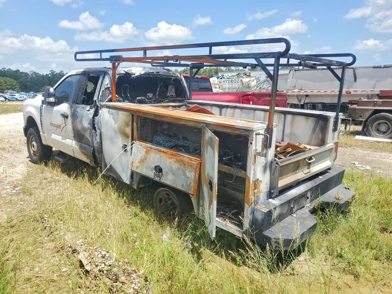 1FT7X2BA1PEE01906 2023 FORD F250 photo no. 2