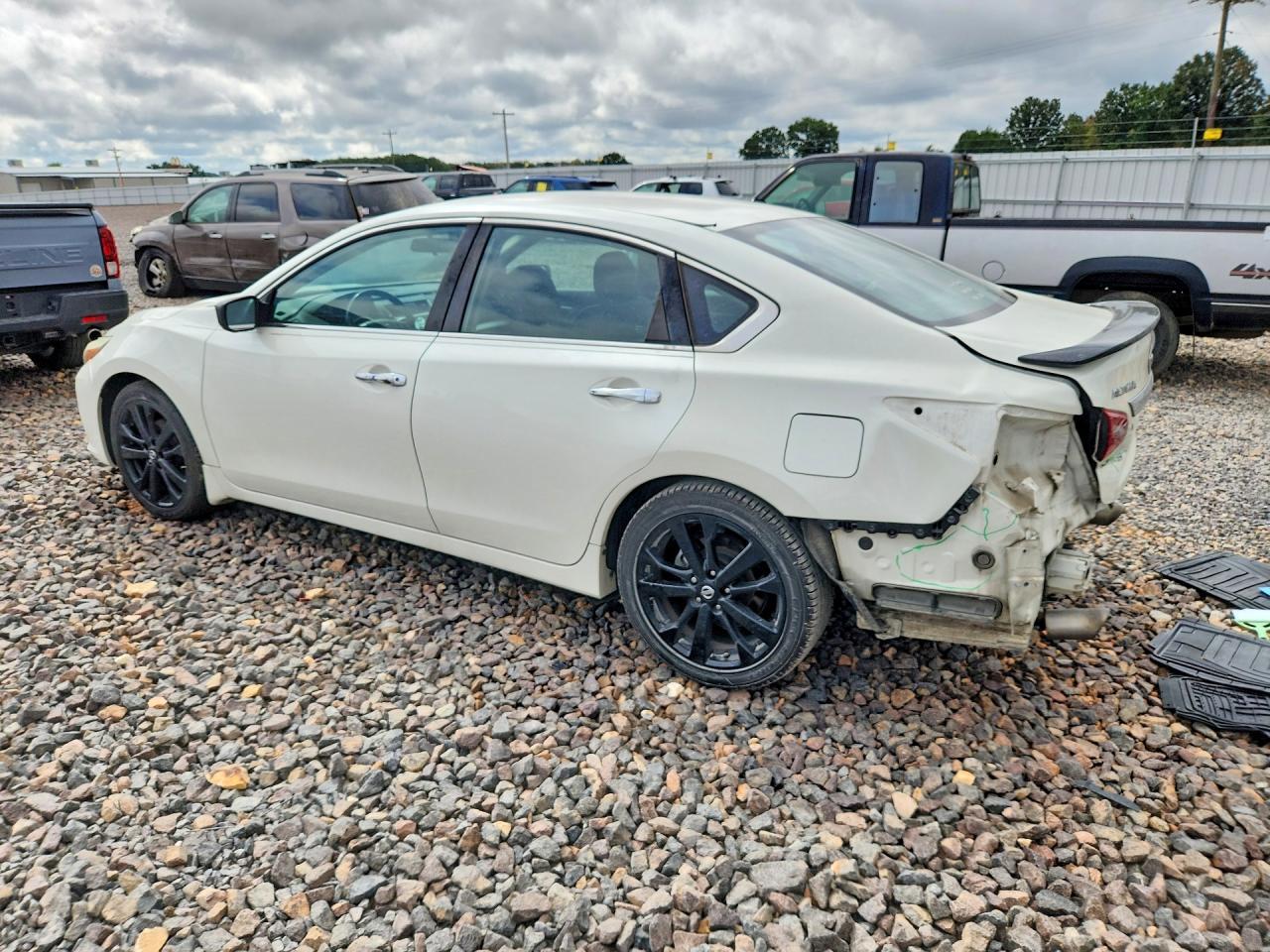 1N4AL3AP6HC294514 2017 NISSAN ALTIMA photo no. 2