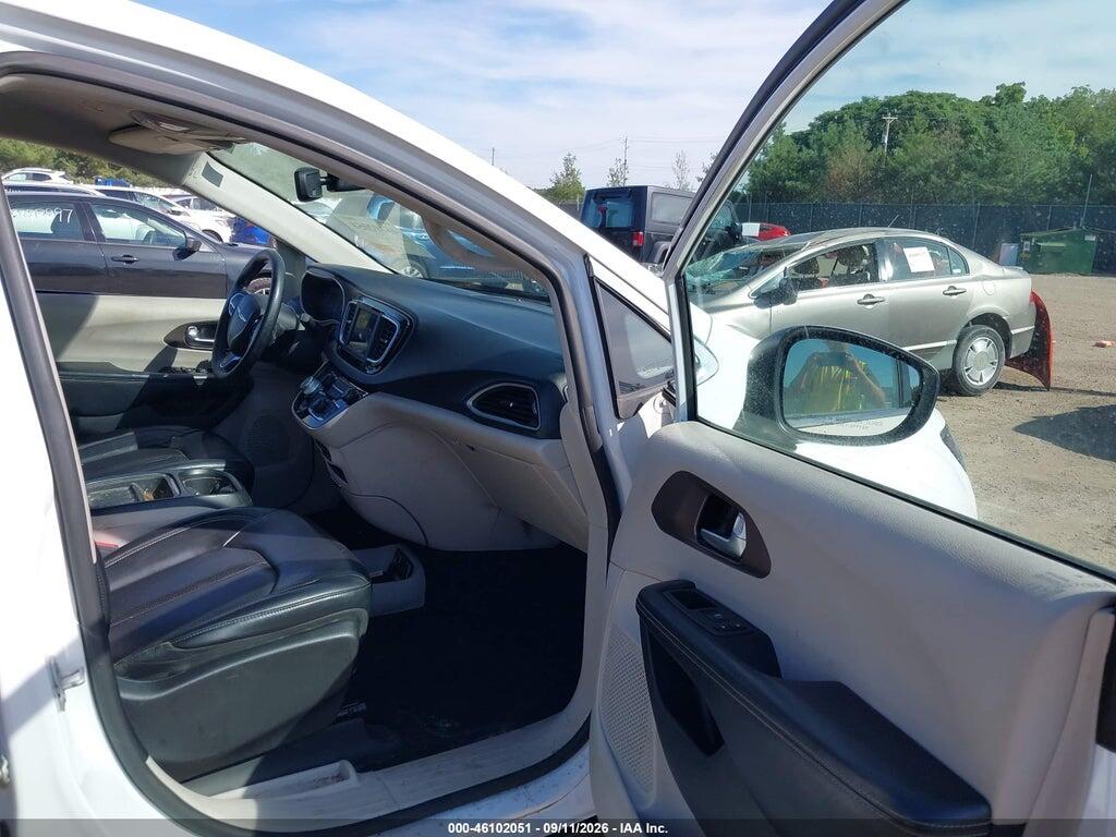 2C4RC1DG9LR257227 2020 CHRYSLER VOYAGER photo no. 5