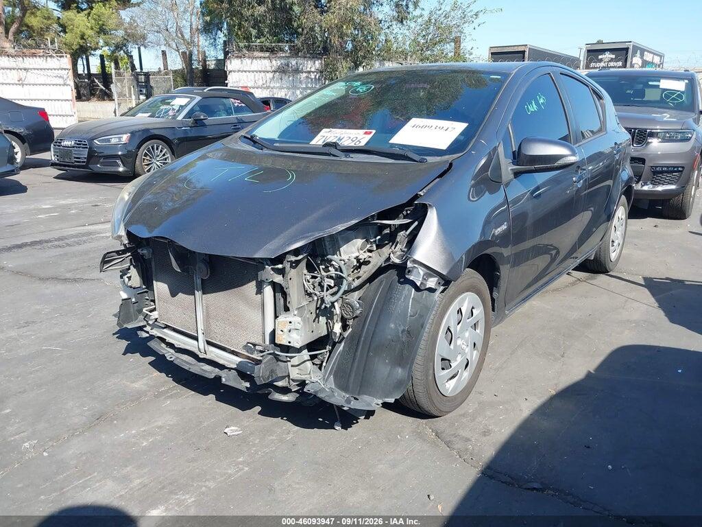JTDKDTB3XG1590539 2016 TOYOTA PRIUS C photo no. 2