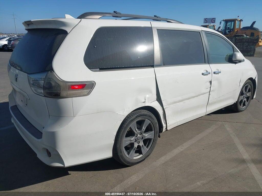 5TDXZ3DC8JS903568 2018 TOYOTA SIENNA photo no. 4