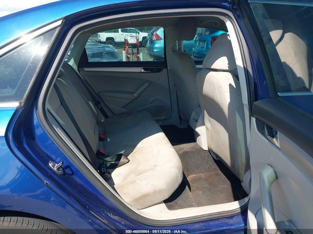 1VWAT7A3XGC038712 2016 VOLKSWAGEN PASSAT photo no. 8