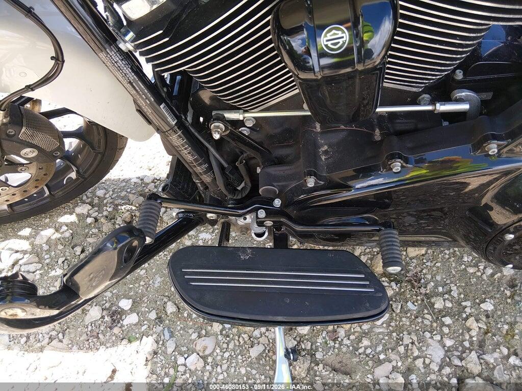 1HD1KTC15JB625695 2018 HARLEY-DAVIDSON FLTRXS photo no. 9
