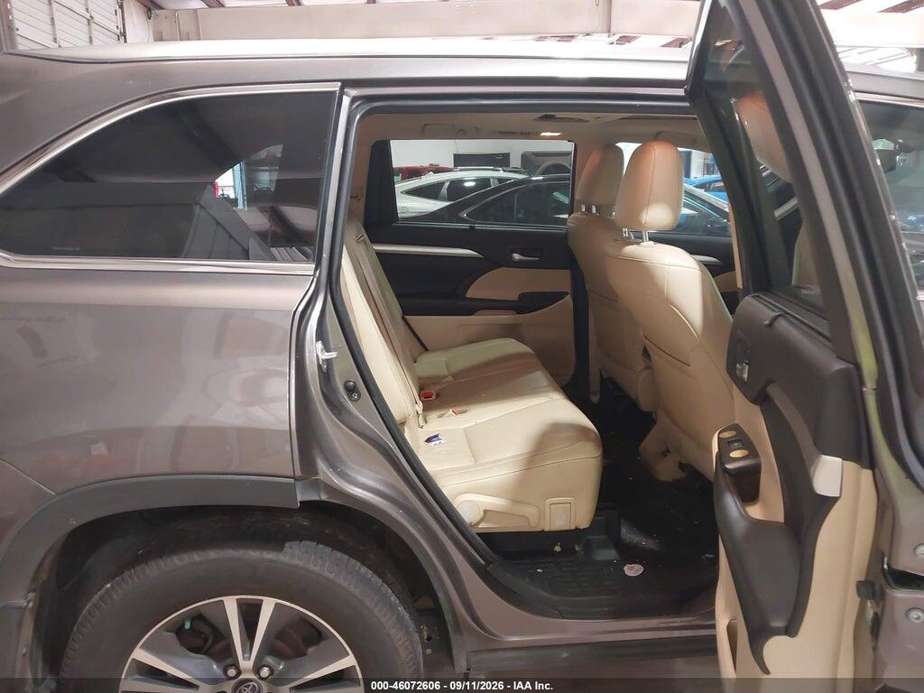 5TDJKRFHXGS302385 2016 TOYOTA HIGHLANDER photo no. 8