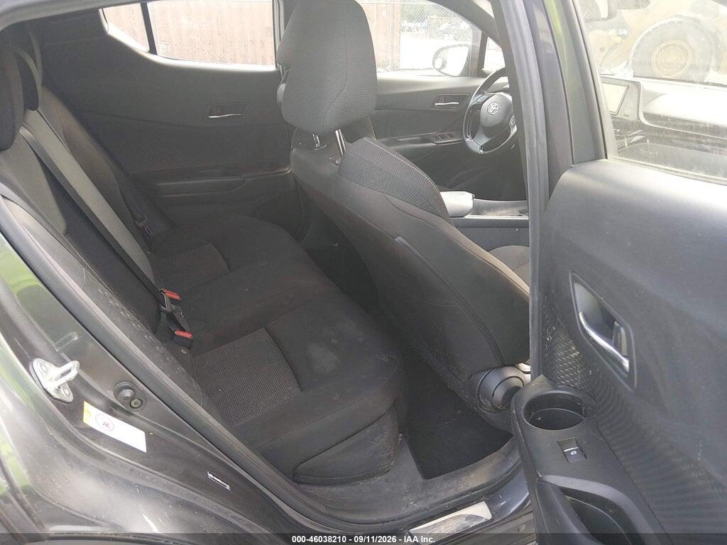 JTNKHMBX8J1011631 2018 TOYOTA C-HR photo no. 8