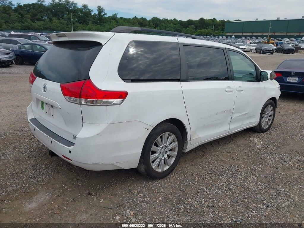 5TDJK3DC7ES082009 2014 TOYOTA SIENNA photo no. 4