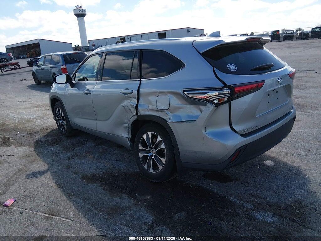 5TDGZRBH1MS548071 2021 TOYOTA HIGHLANDER photo no. 3