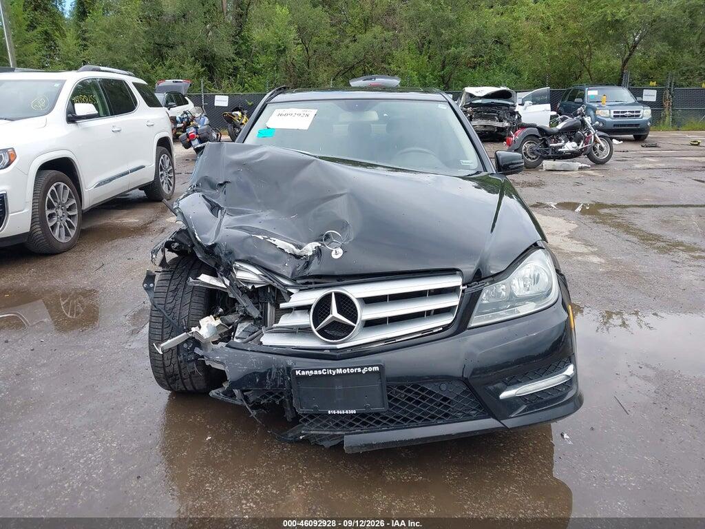 WDDGF8BB0CA672669 2012 MERCEDES-BENZ C 300 photo no. 11