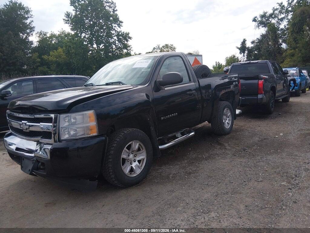 1GCNKPEA8BZ422896 2011 CHEVROLET SILVERADO 1500 photo no. 2