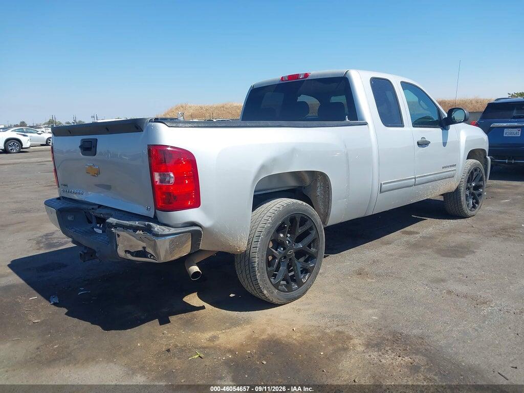 1GCRCSE09BZ356108 2011 CHEVROLET SILVERADO 1500 photo no. 4