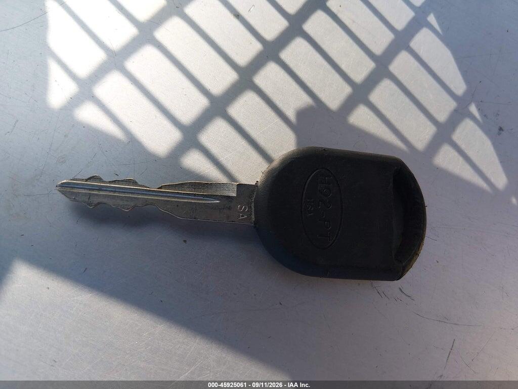 3FAHP0JG8AR217135 2010 FORD FUSION photo no. 11