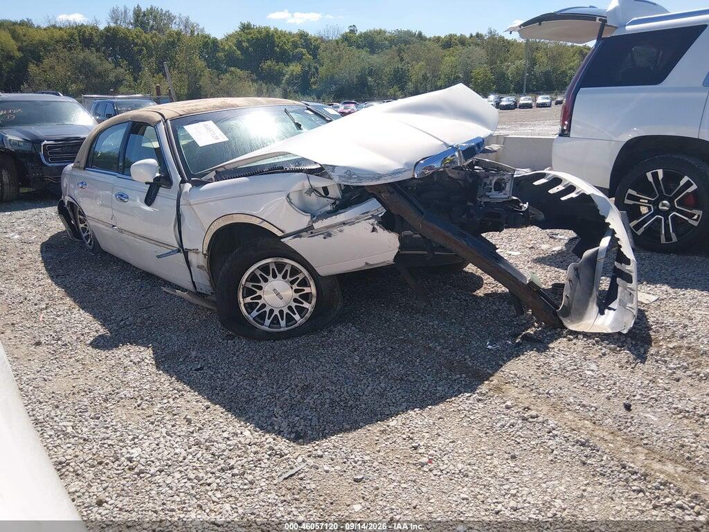 2001 LINCOLN TOWN CAR 1LNHM82W51Y718567