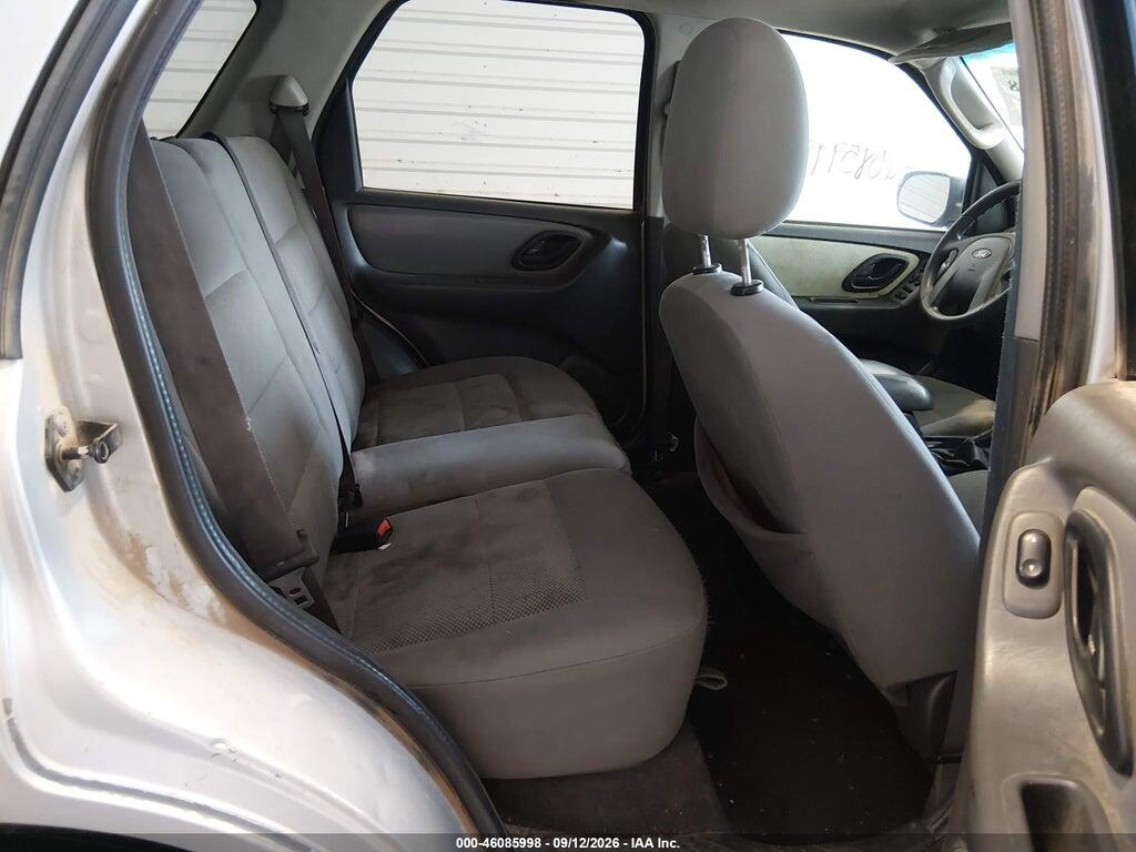 1FMYU93105KC70983 2005 FORD ESCAPE photo no. 8