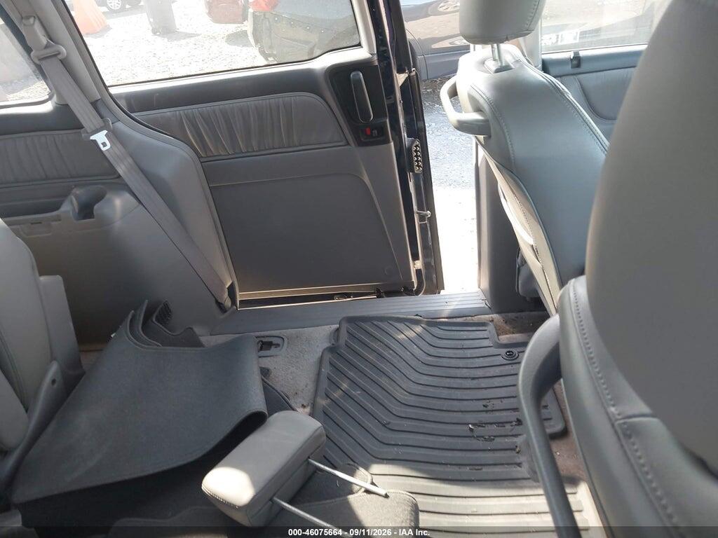 5FNRL18794B069539 2004 HONDA ODYSSEY photo no. 8