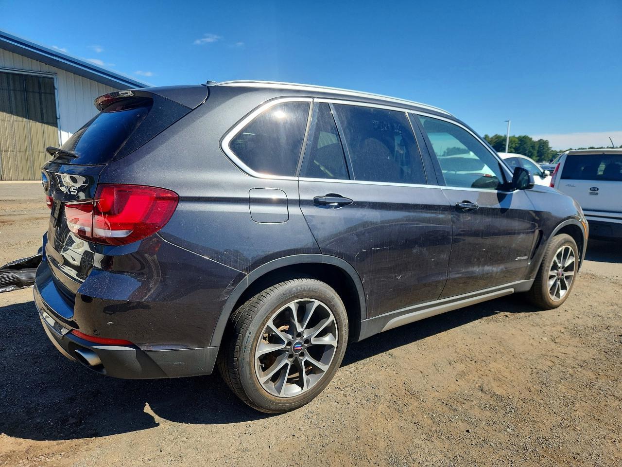 5UXKR0C58H0U50575 2017 BMW X5 photo no. 3