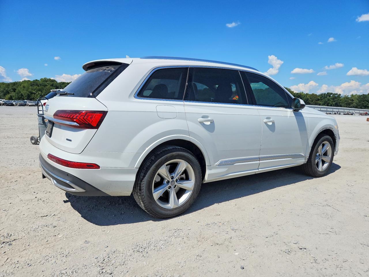 WA1AXAF76LD000120 2020 AUDI Q7 photo no. 3