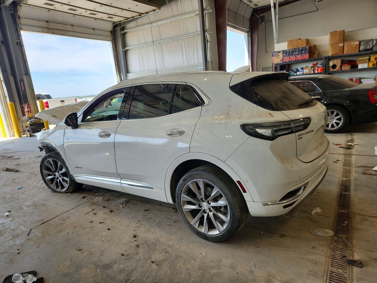 LRBFZSR46MD123784 2021 BUICK ENVISION photo no. 2