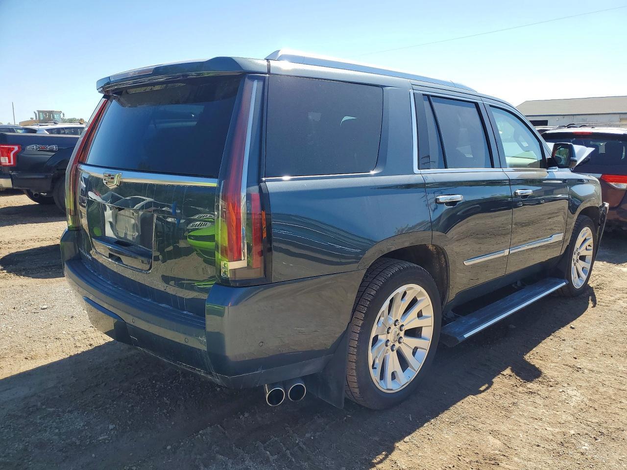 1GYS4DKJ4KR196060 2019 CADILLAC ESCALADE photo no. 3