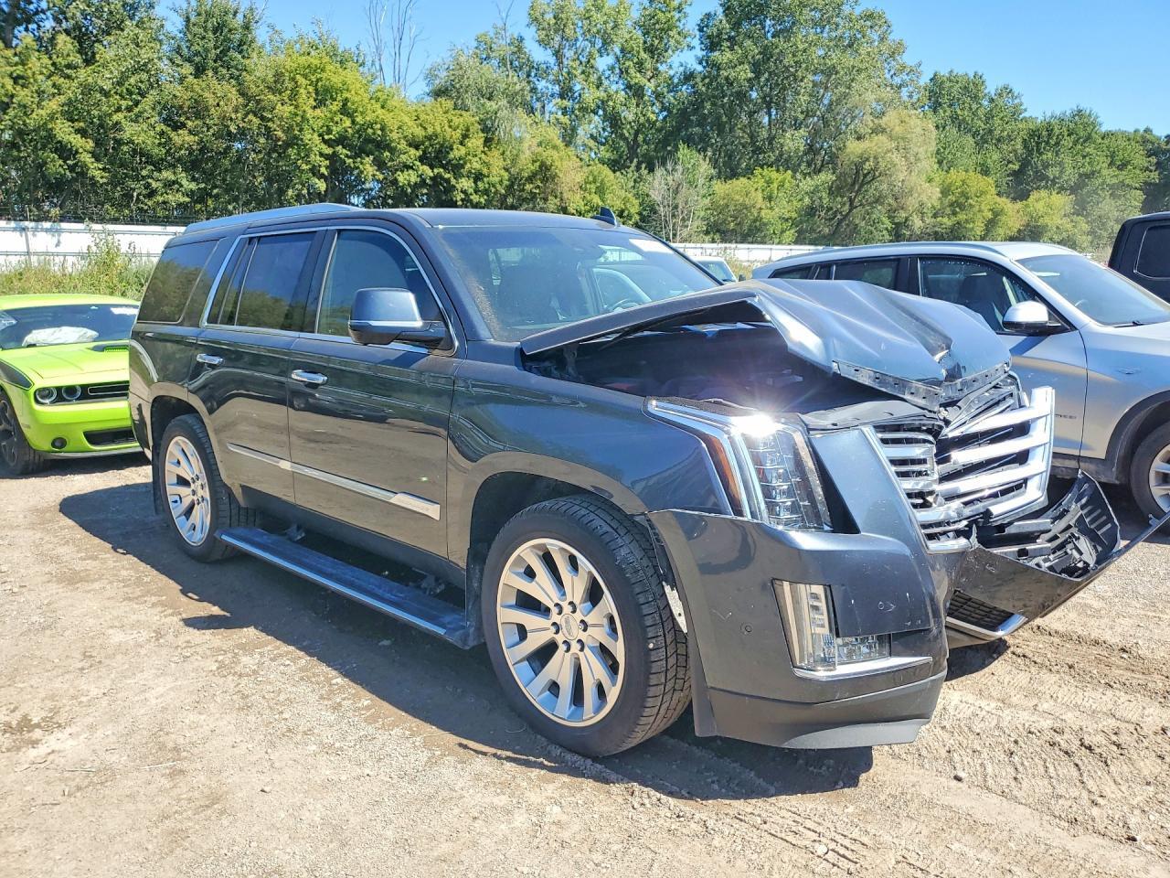 1GYS4DKJ4KR196060 2019 CADILLAC ESCALADE photo no. 4