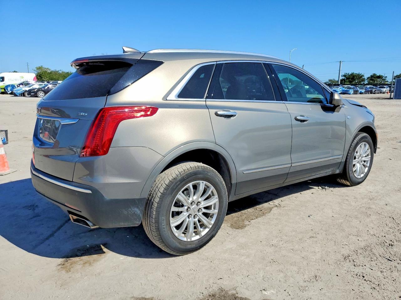 1GYKNARS4KZ195243 2019 CADILLAC XT5 photo no. 3