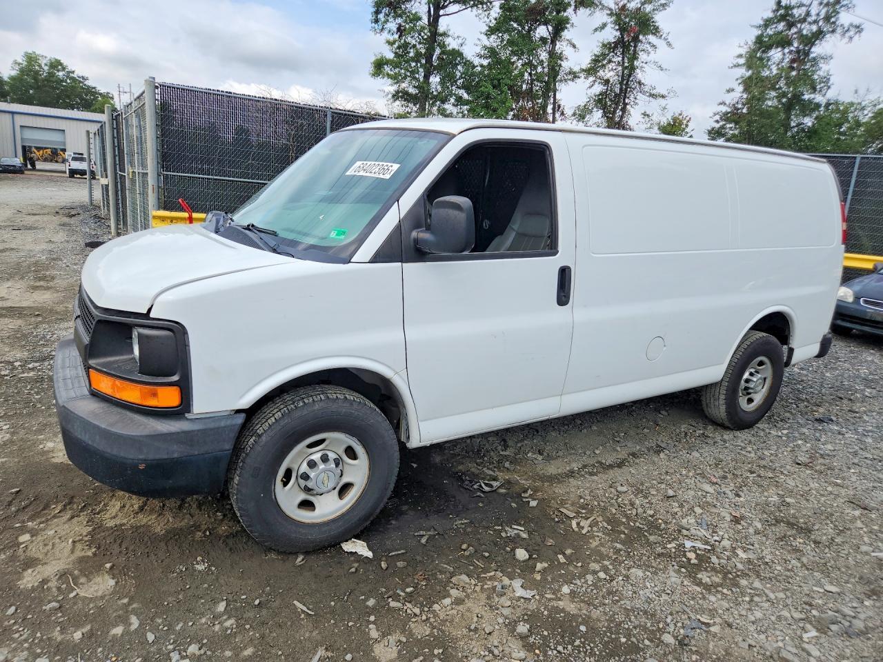 2014 CHEVROLET EXPRESS G2500 1GCWGFCA3E1102357