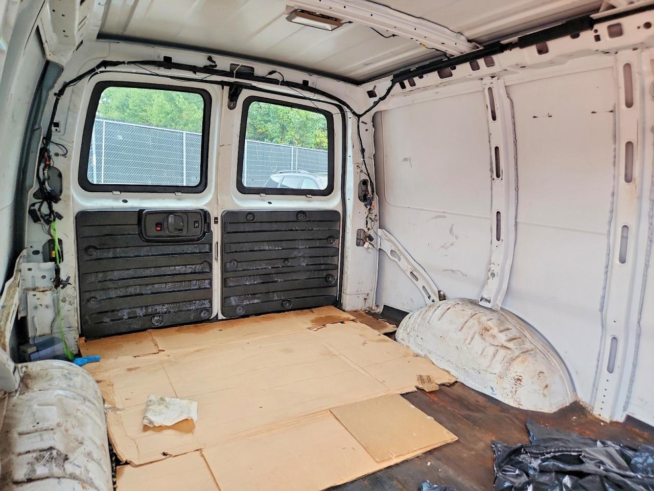 1GCWGFCA3E1102357 2014 CHEVROLET EXPRESS G2500 photo no. 11