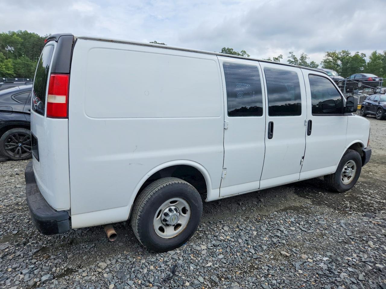 1GCWGFCA3E1102357 2014 CHEVROLET EXPRESS G2500 photo no. 3