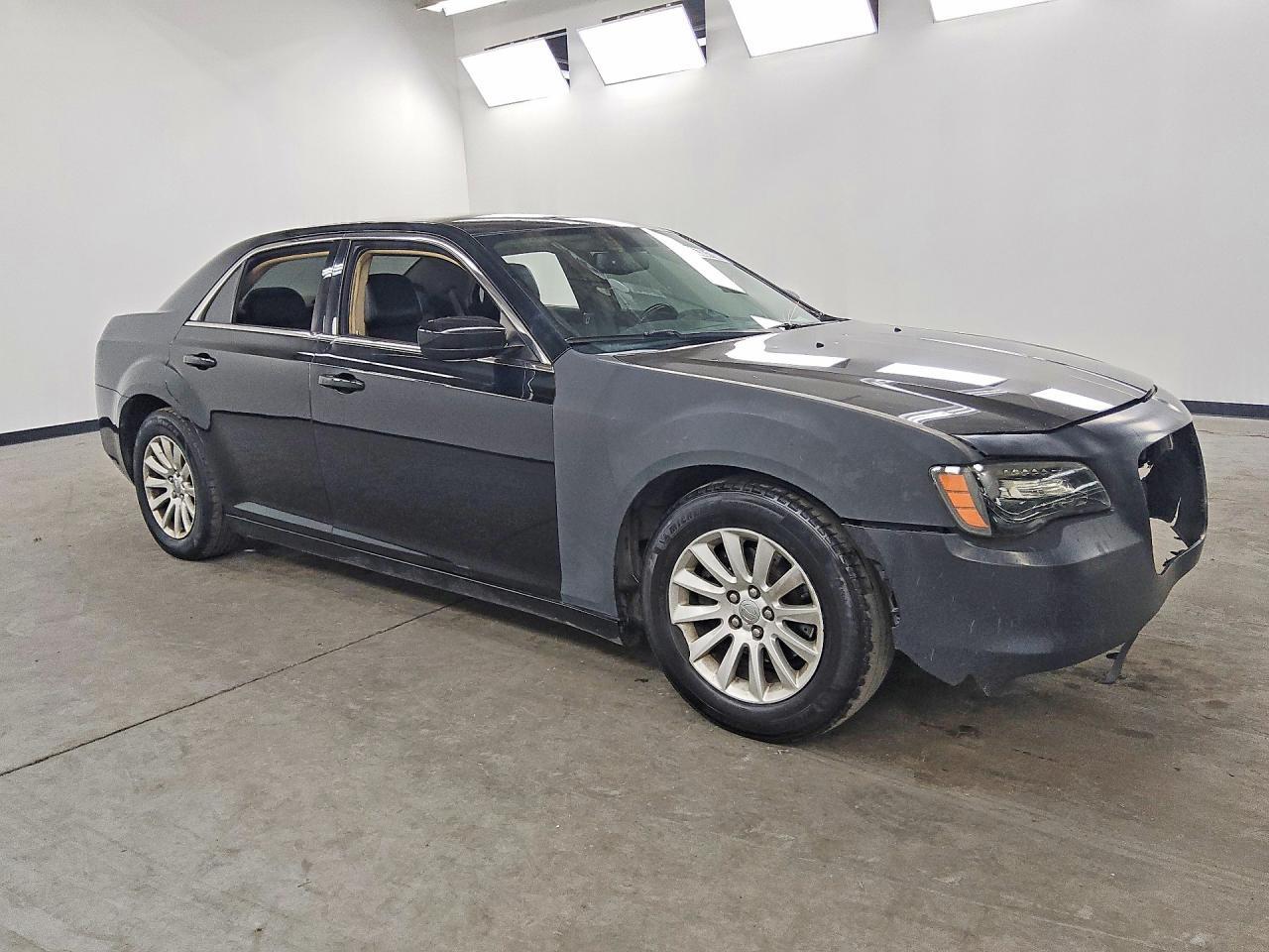 2C3CCAAGXCH175561 2012 CHRYSLER 300 photo no. 4