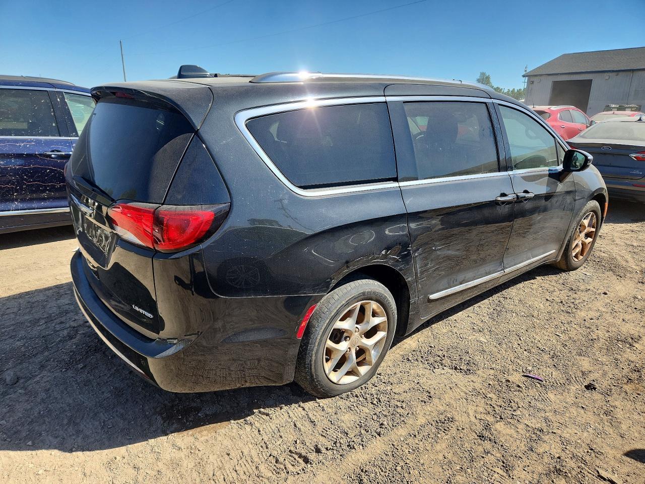 2C4RC1GG6JR320793 2018 CHRYSLER PACIFICA photo no. 3