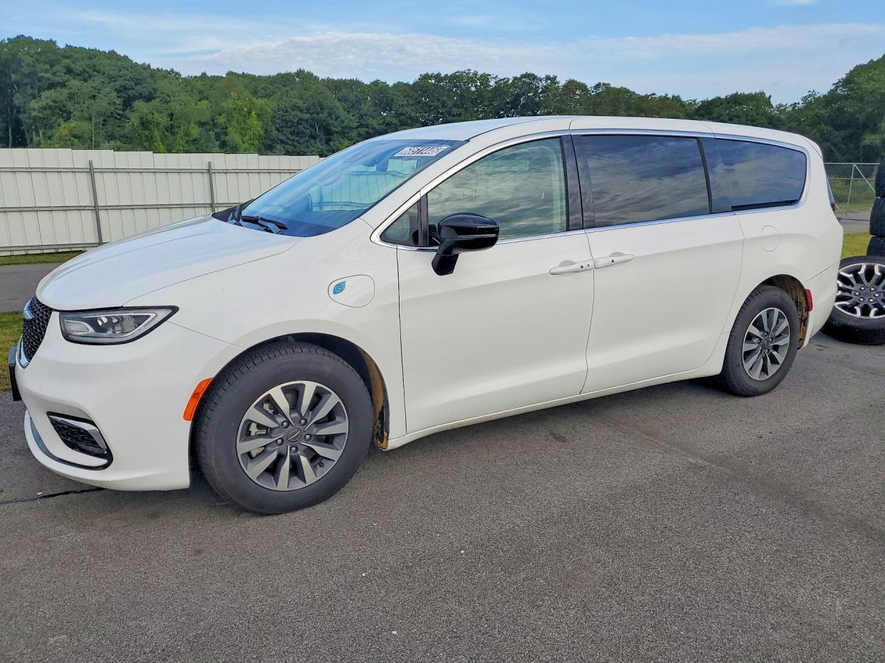 2024 CHRYSLER PACIFICA 2C4RC1S70RR153639