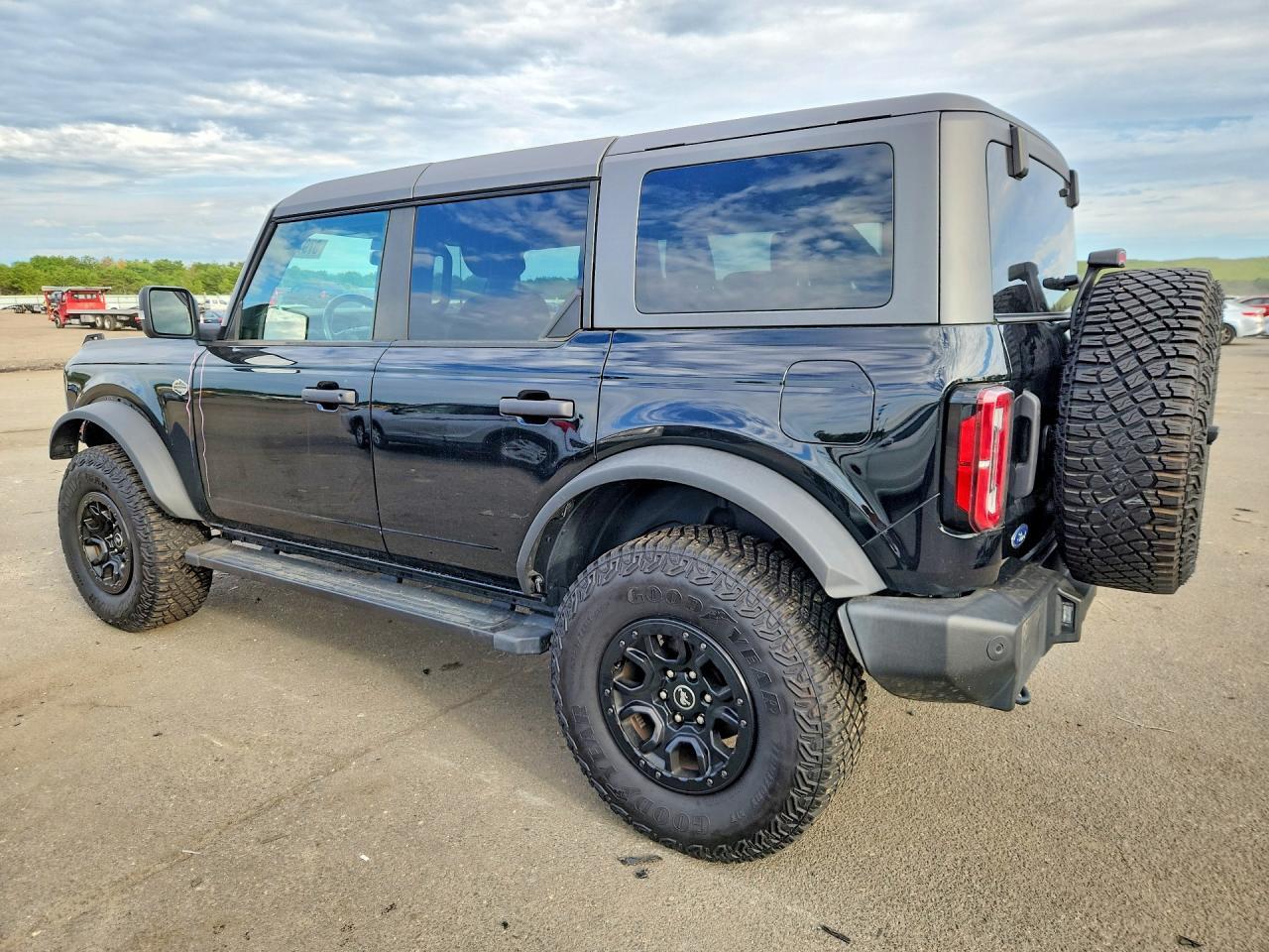 1FMEE2BP8RLA42419 2024 FORD BRONCO photo no. 2
