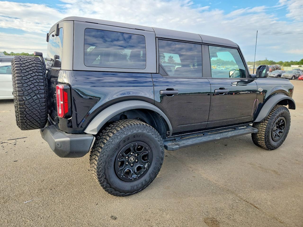 1FMEE2BP8RLA42419 2024 FORD BRONCO photo no. 3