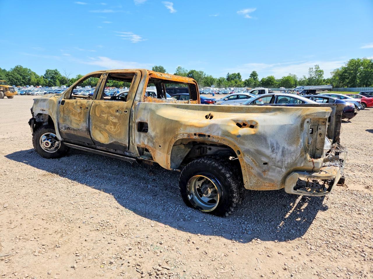 1GT49WEY4NF322931 2022 GMC SIERRA photo no. 3
