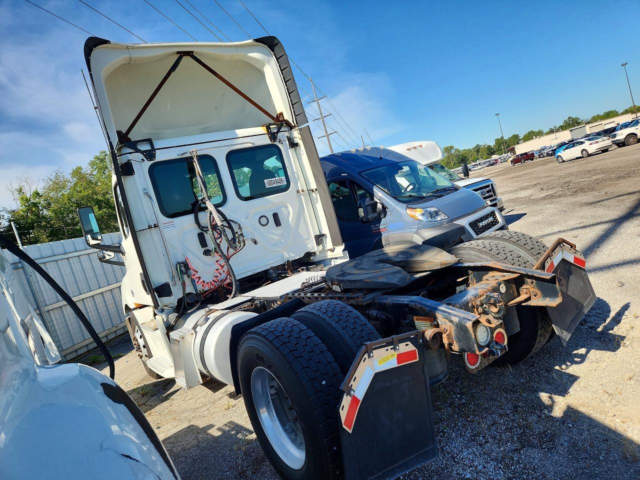 2020 FREIGHTLINER CASCADIA 116 SEMI TRUCK — Фото 2 из 13