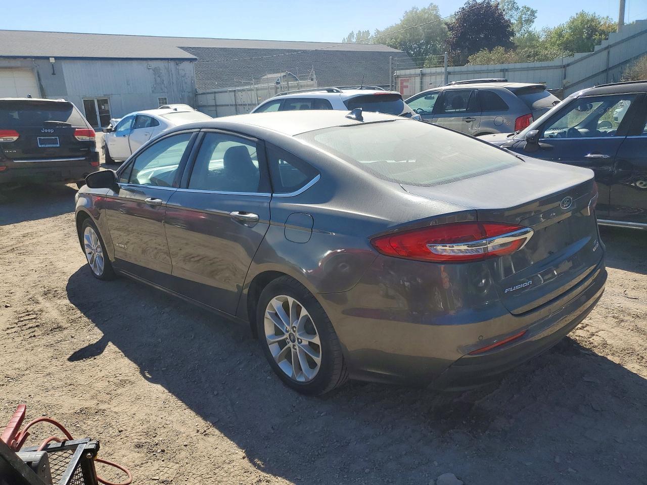 3FA6P0LU8KR119170 2019 FORD FUSION photo no. 2