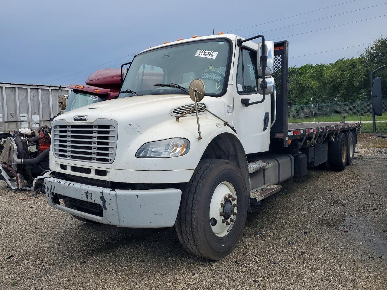 2016 FREIGHTLINER M2 1FVHCYCY1GHHT7639