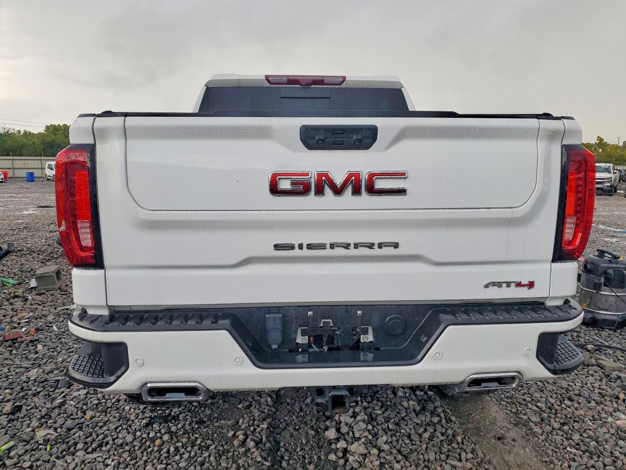 2024 GMC SIERRA K1500 AT4 — Фото 6 из 12