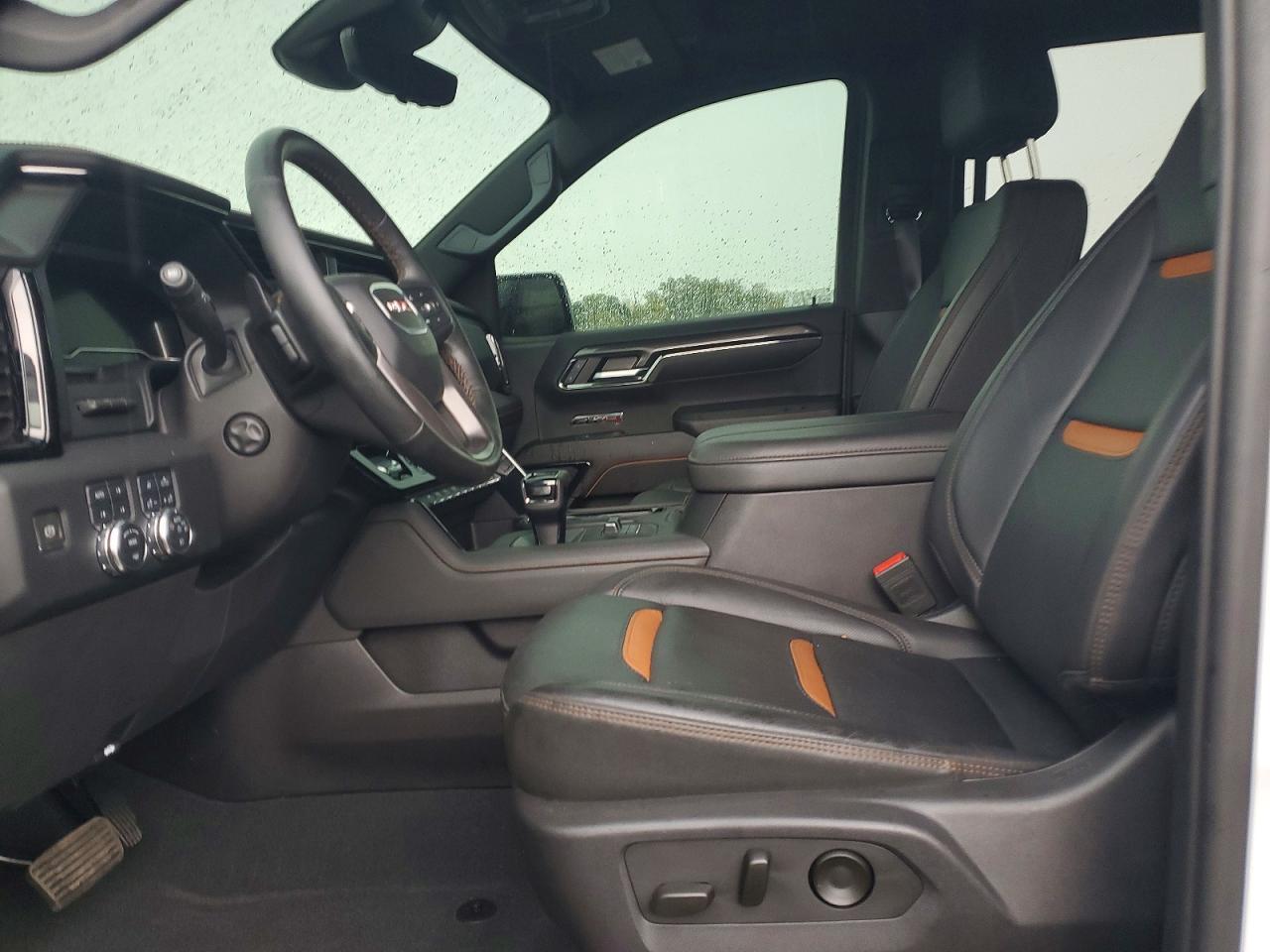 2024 GMC SIERRA K1500 AT4 — Фото 7 из 12