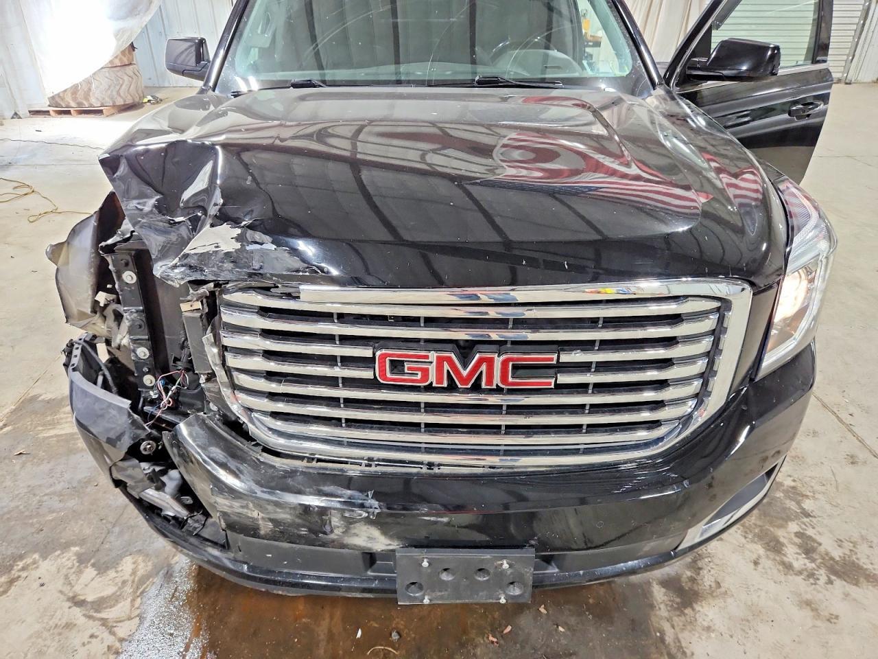 2018 GMC YUKON SLT — Фото 12 из 13