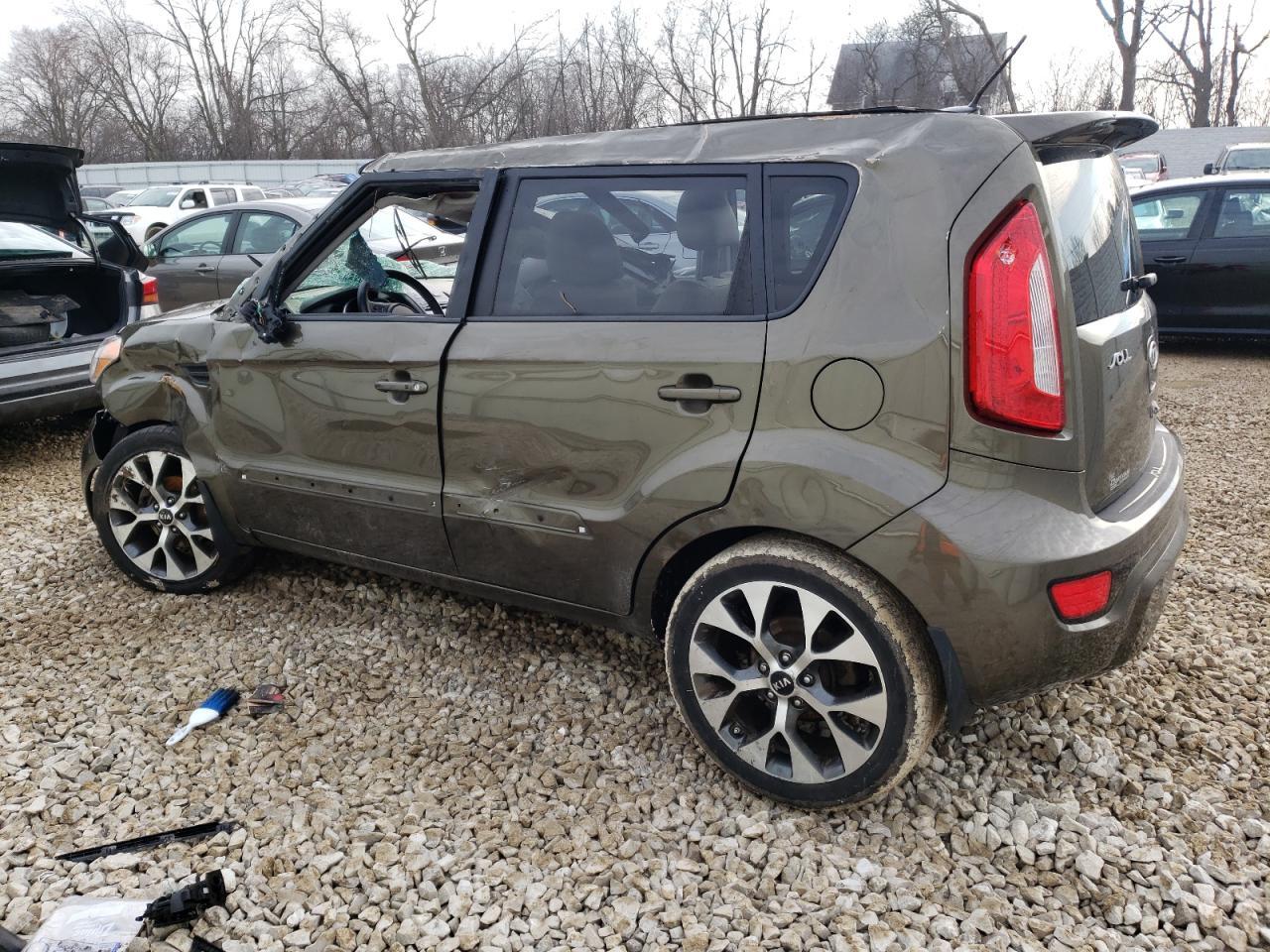 KNDJT2A64C7465581 2012 KIA SOUL photo no. 2