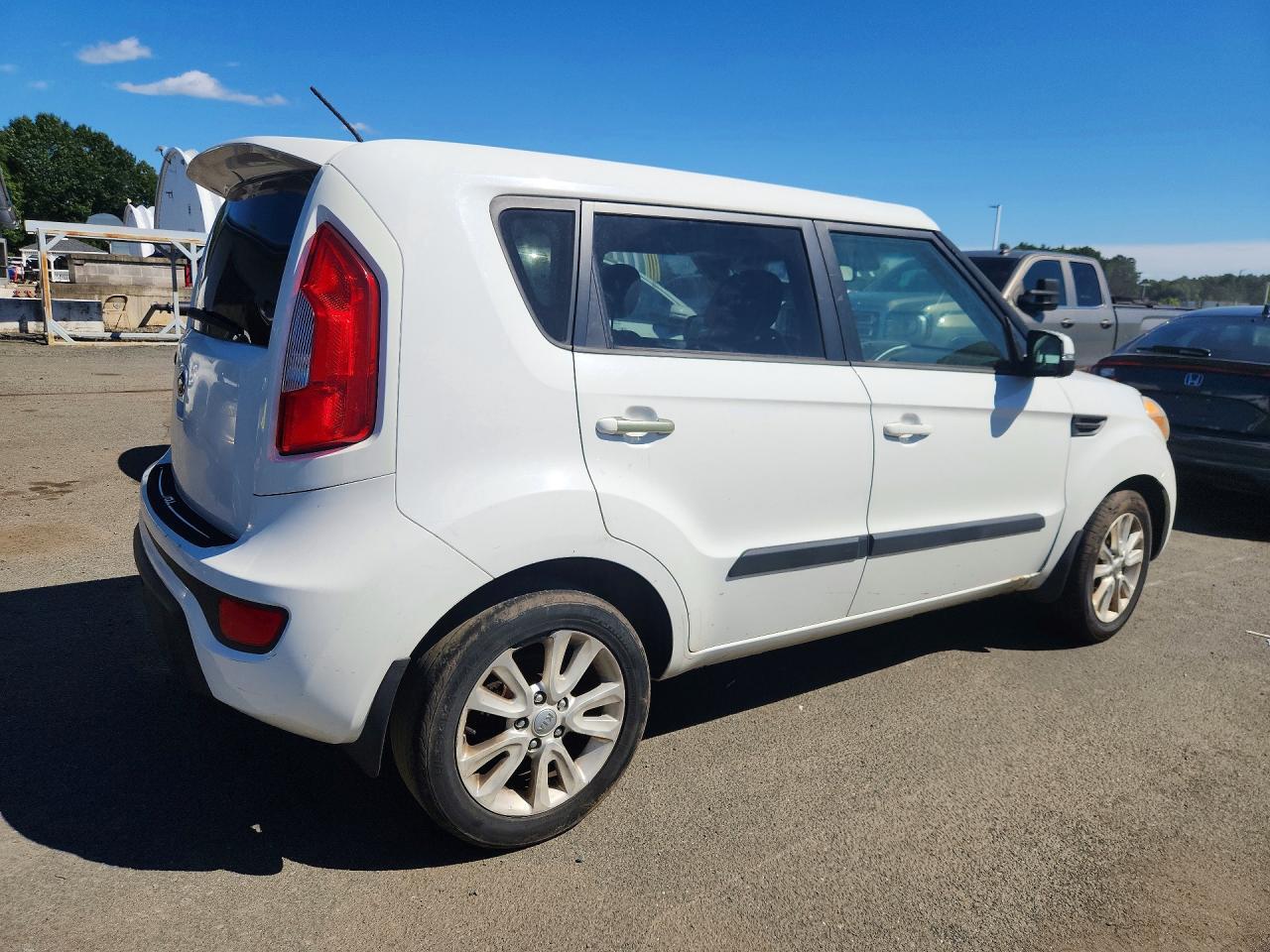 KNDJT2A61D7551612 2013 KIA SOUL photo no. 3