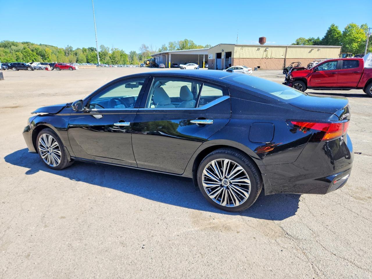 2025 NISSAN ALTIMA SL — Фото 2 из 12