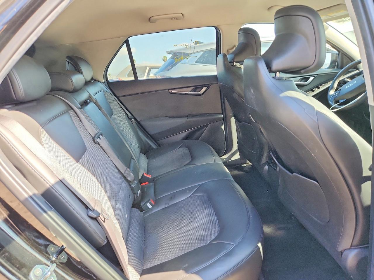 KNDCR3L17P5027962 2023 KIA NIRO photo no. 10
