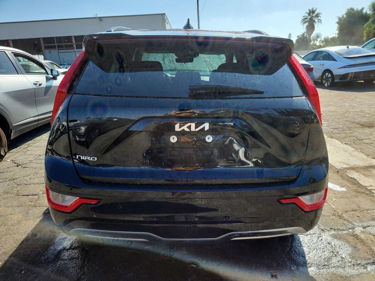 KNDCR3L17P5027962 2023 KIA NIRO photo no. 6