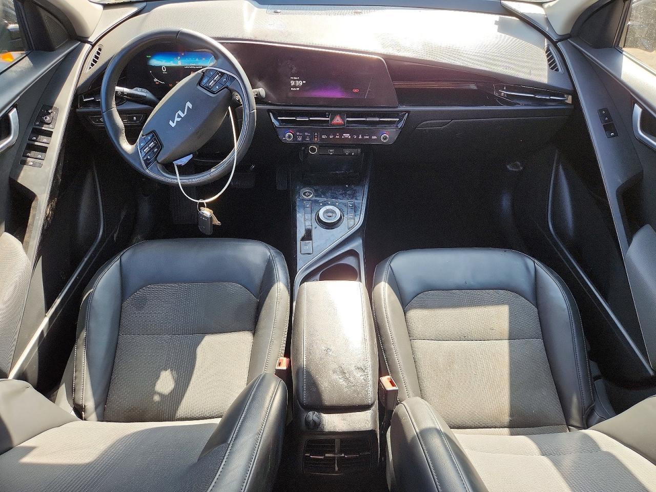 KNDCR3L17P5027962 2023 KIA NIRO photo no. 8